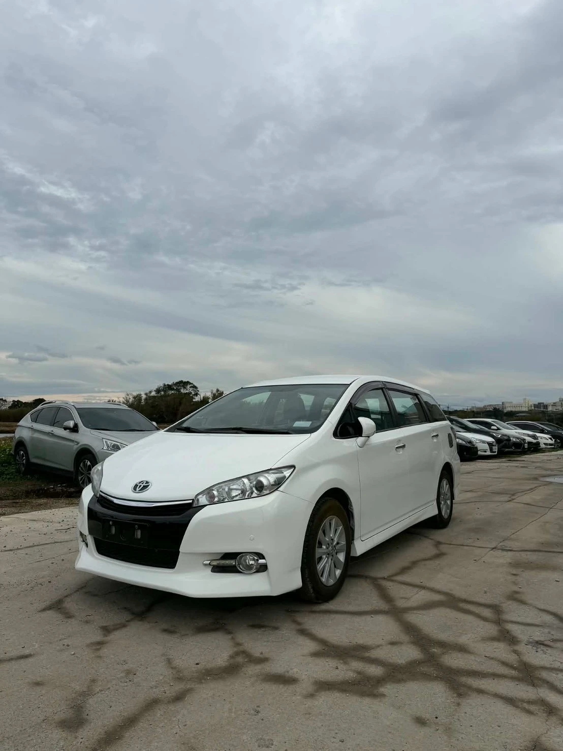TOYOTA WISH 2015